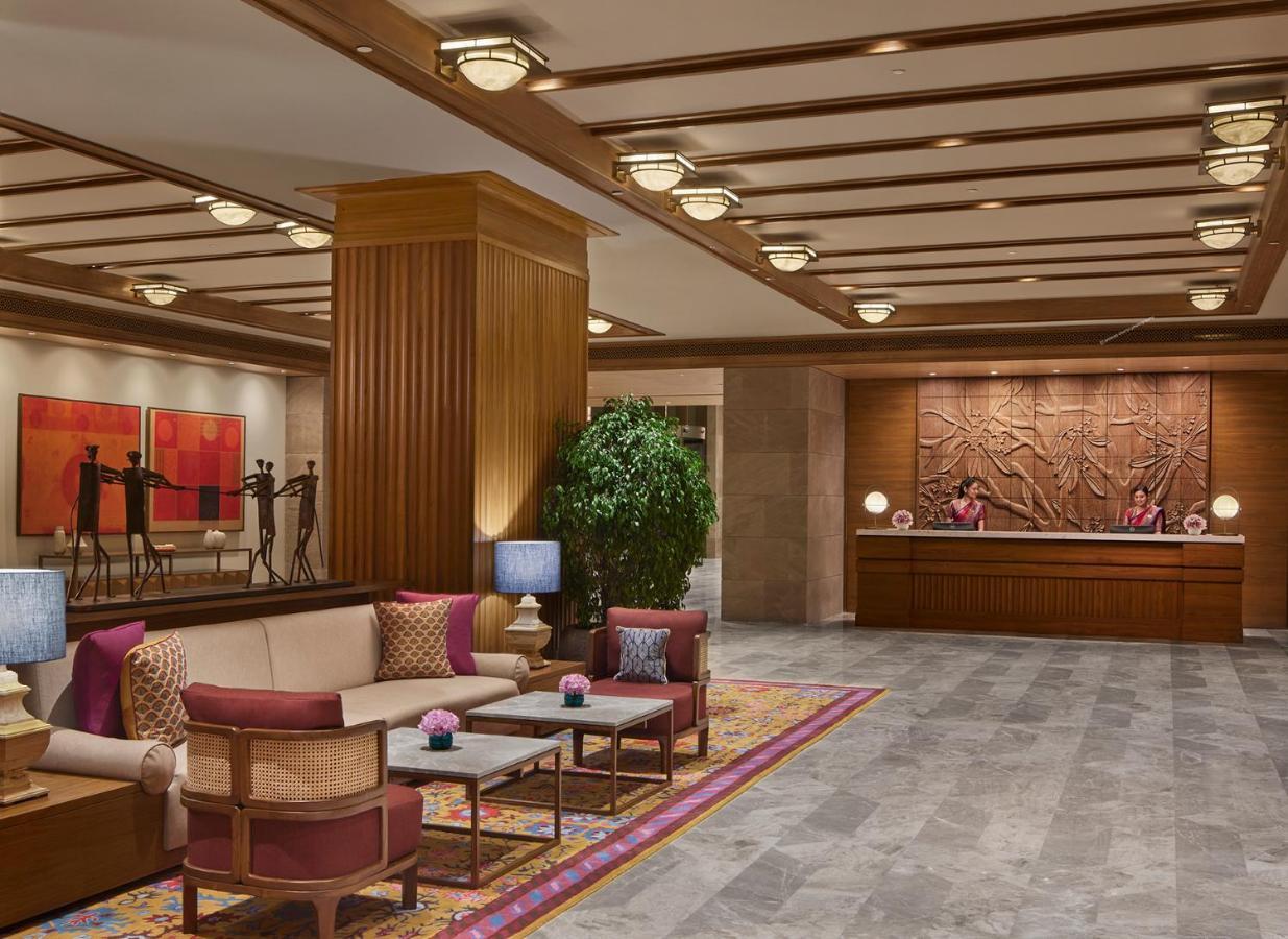 Taj City Centre New Town, Kalkata Exteriér fotografie The lobby of the hotel